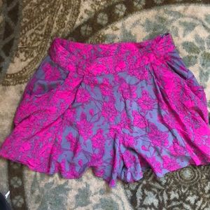 FREE PEOPLE SUPER CUTE SHORTS!!